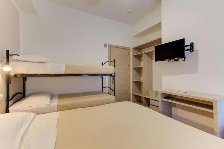 Room 35 of 59