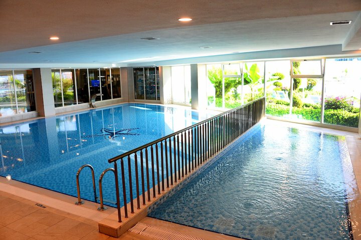 Pool 25 of 103