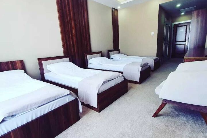 Room 4 of 27