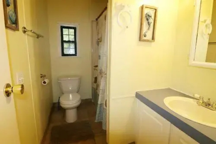 Room 5 of 10