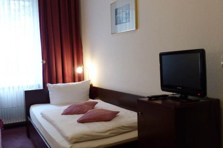 Room 6 of 51