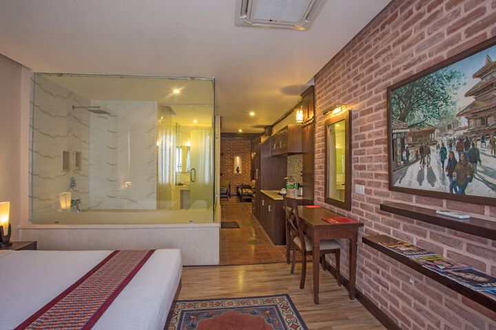 Room 16 of 122