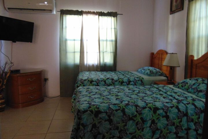 Room 37 of 193