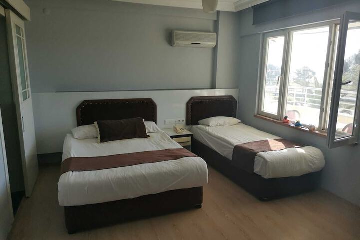 Room 11 of 33