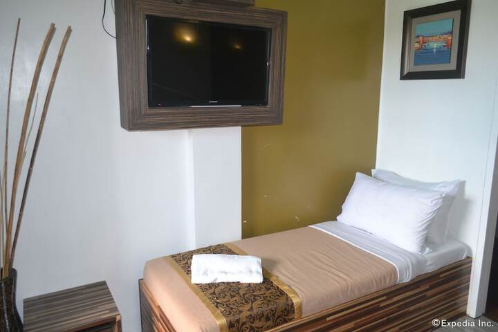 Room 18 of 52
