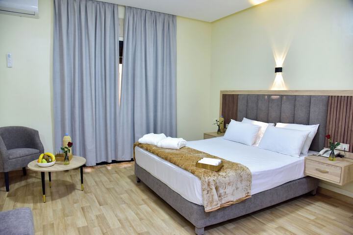 Room 16 of 60