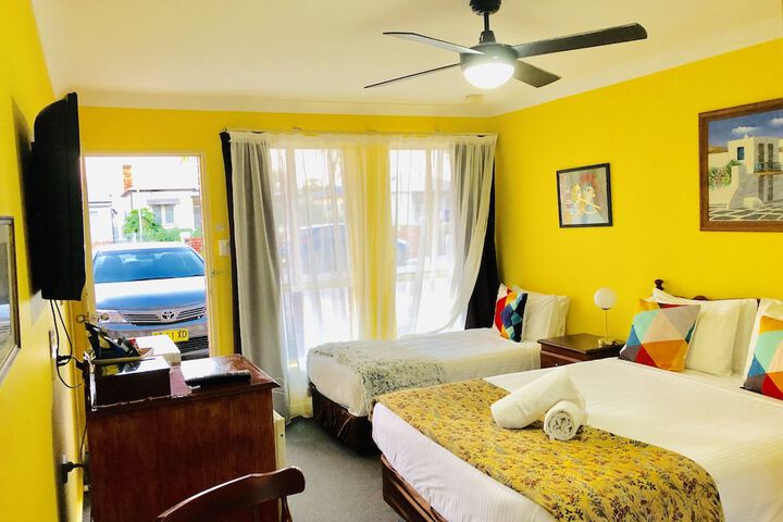 Room 19 of 103