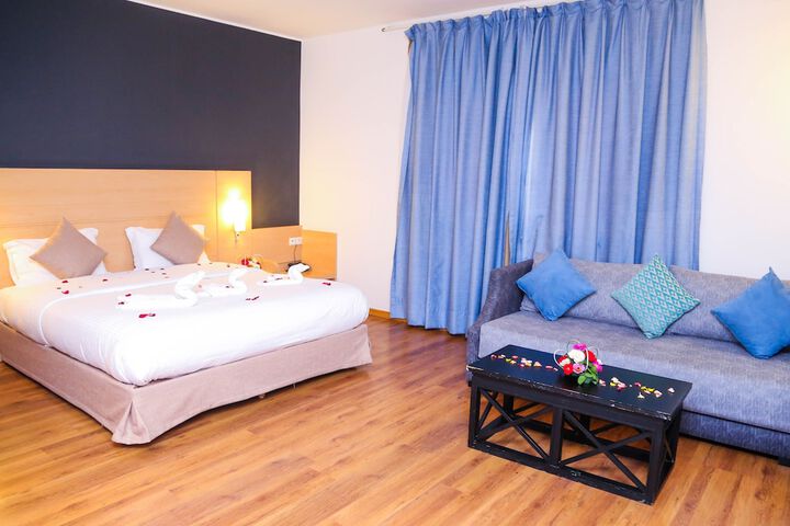 Room 42 of 147