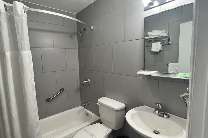 Room 15 of 19