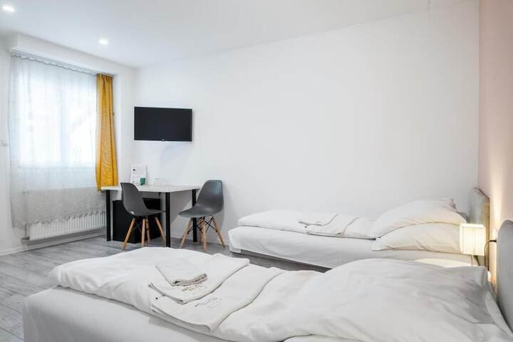 Room 7 of 38