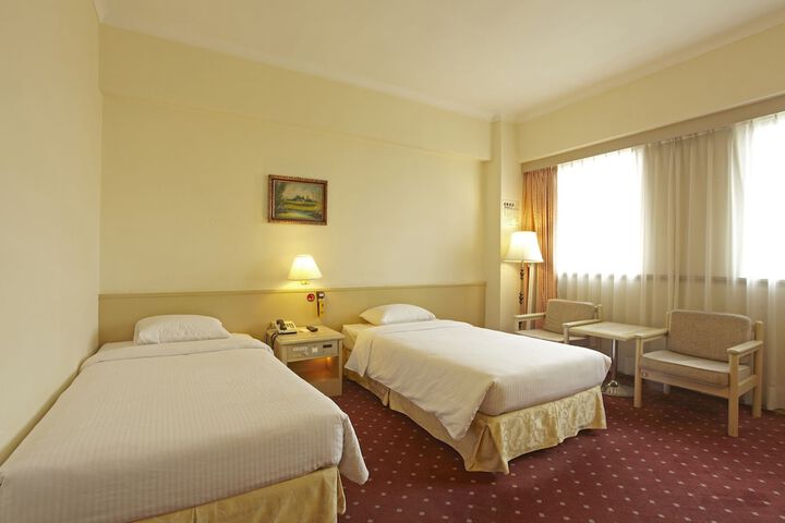Room 32 of 56