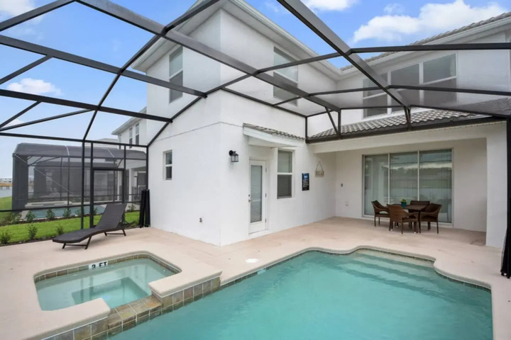 Pool 10 of 22