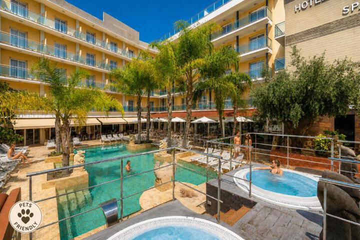 Exterior of Hotel la Palmera & Spa