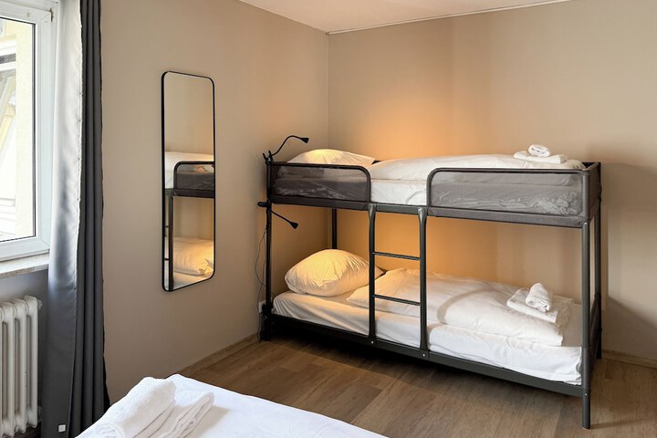 Room 52 of 93