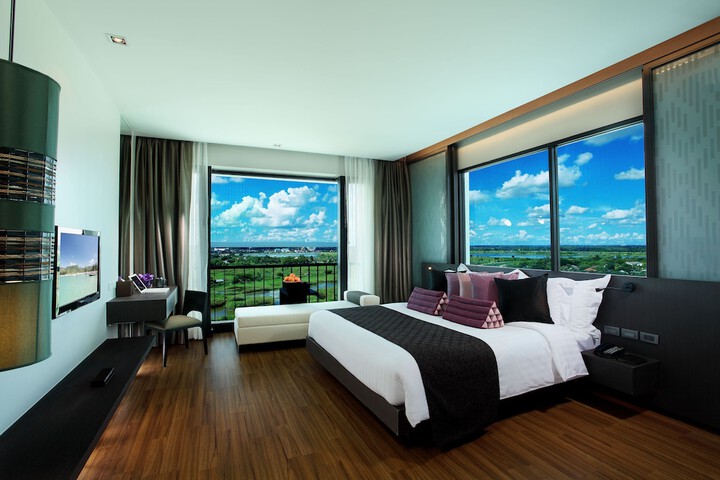 Room 4 of 94