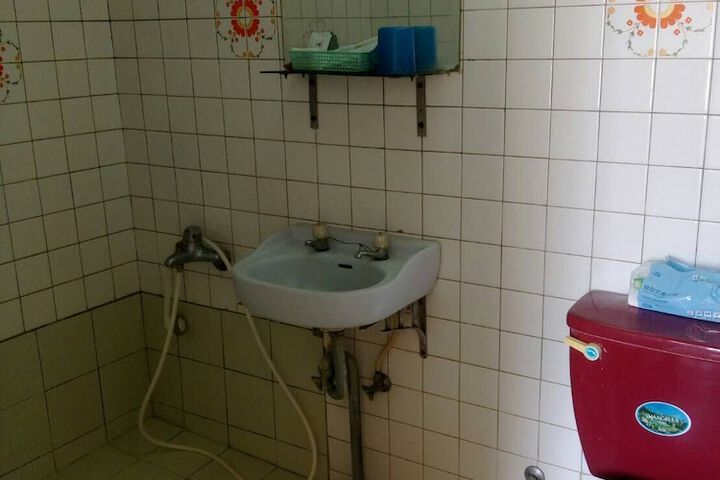 Room 16 of 22