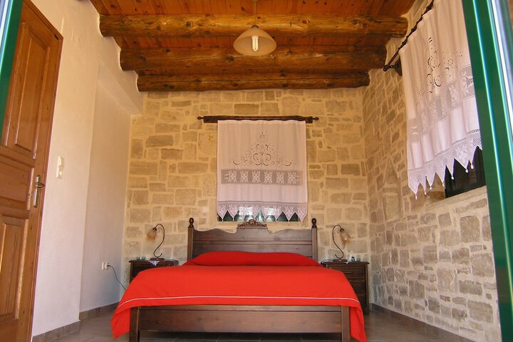 Room 6 of 37