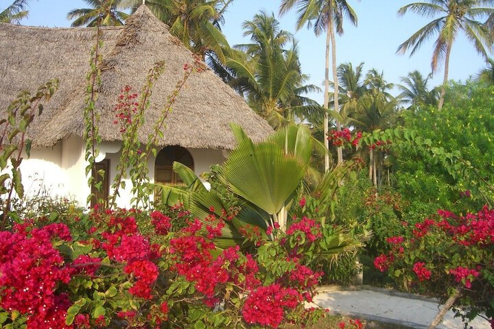 Hotel Exterior 79 of 92