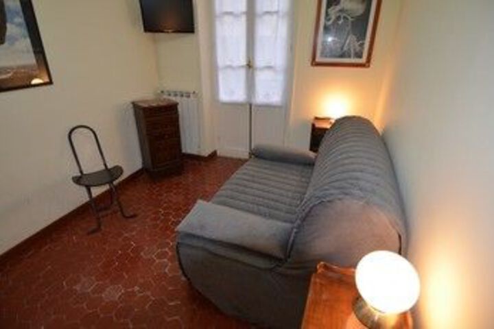 Room 10 of 11