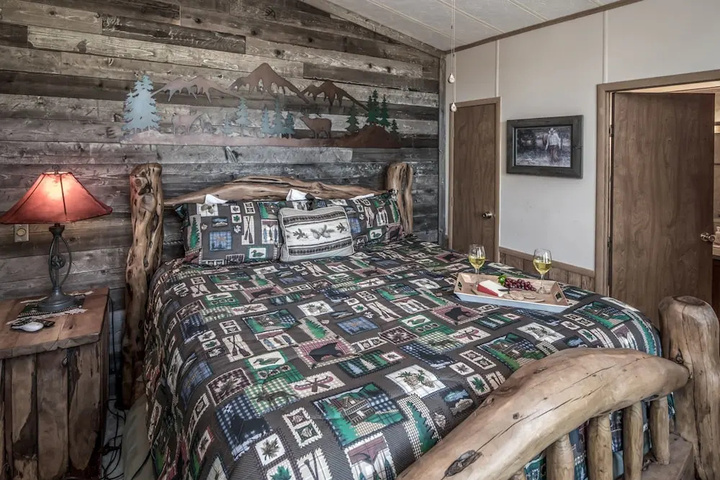 Room 5 of 20