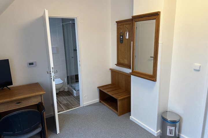 Room 34 of 74