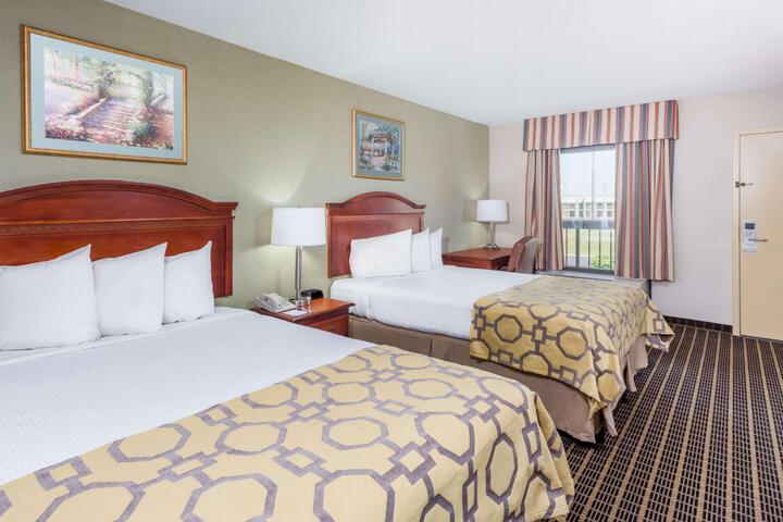 2 Double Beds (3 of 3)