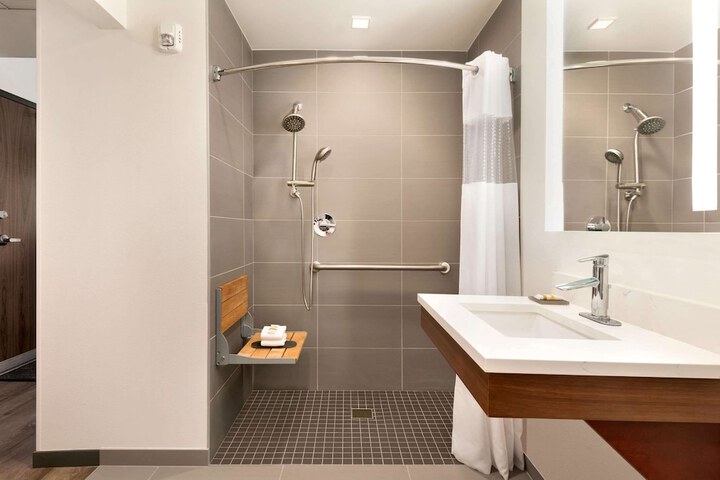 Bathroom shower