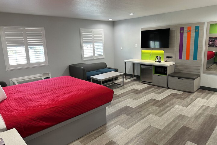 Standard | King Bed (11 of 26)