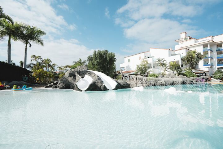 Pool Hotel