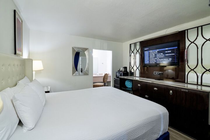 Room 9 of 35