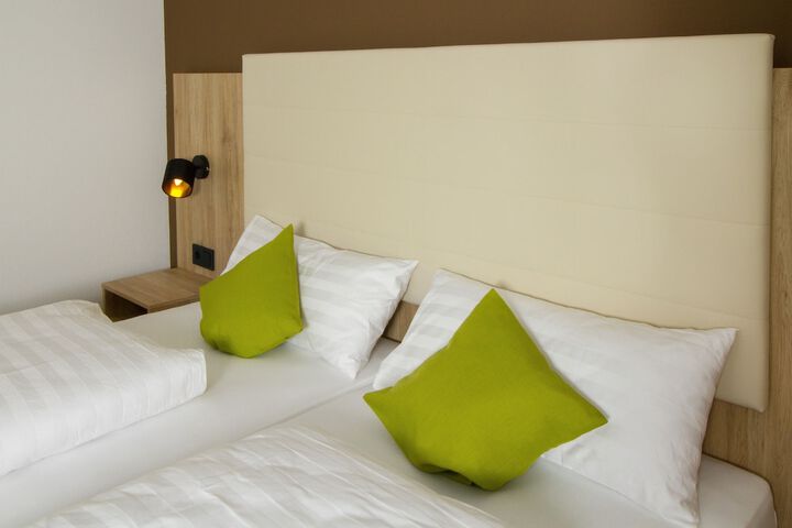 Room 6 of 45