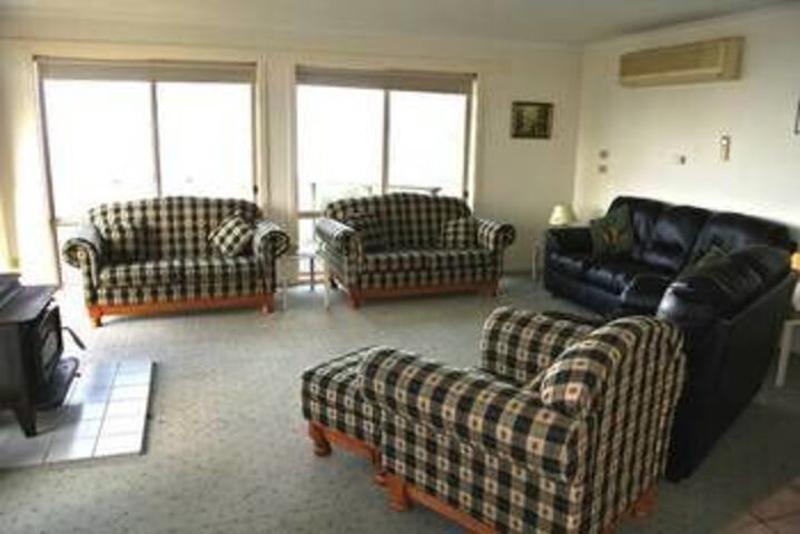 Room 9 of 10