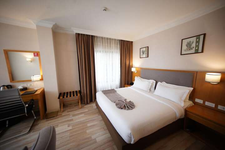 Room 30 of 163