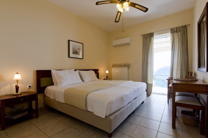 Room 4 of 11