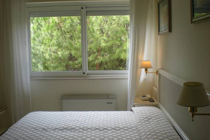 Room 15 of 48