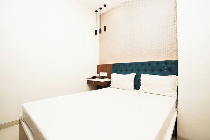 Room 16 of 32