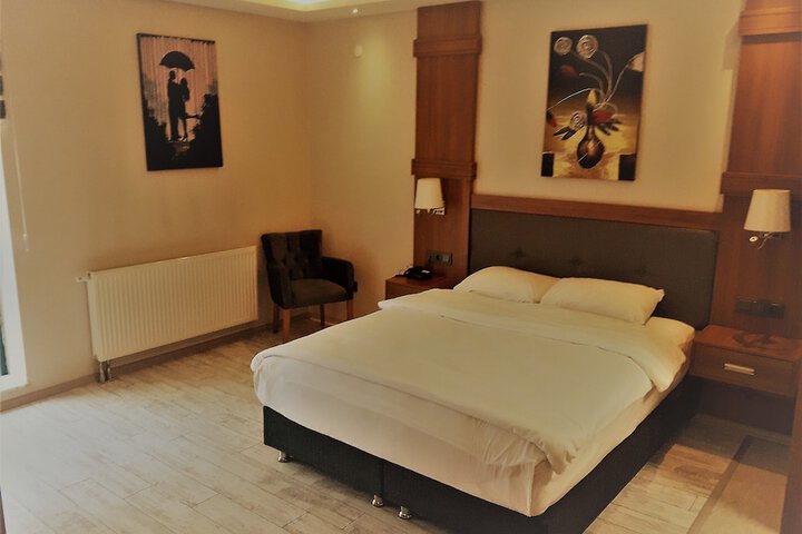 Room 11 of 20