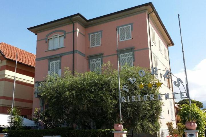 Hotel Villa Flores