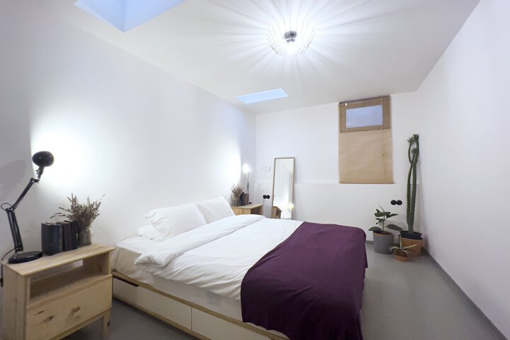 Room 34 of 131