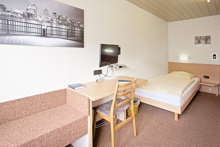 Room 7 of 43
