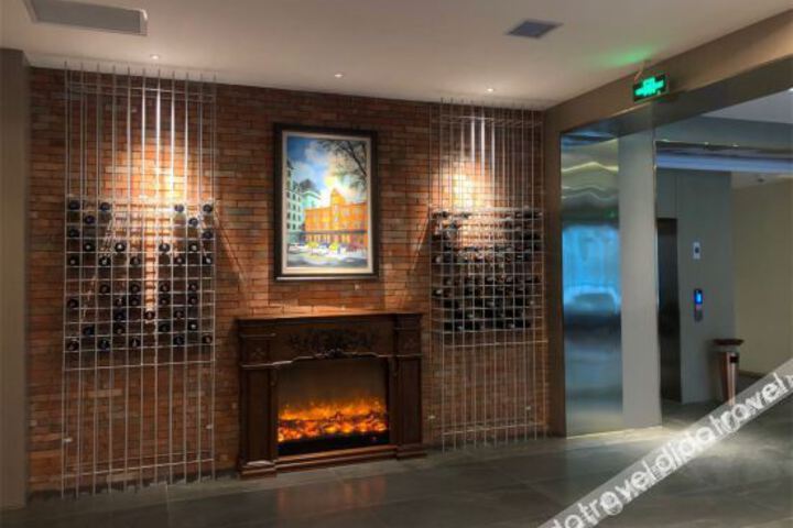 Hotel Interior 8 of 22