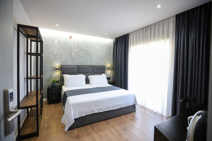 Room 82 of 121