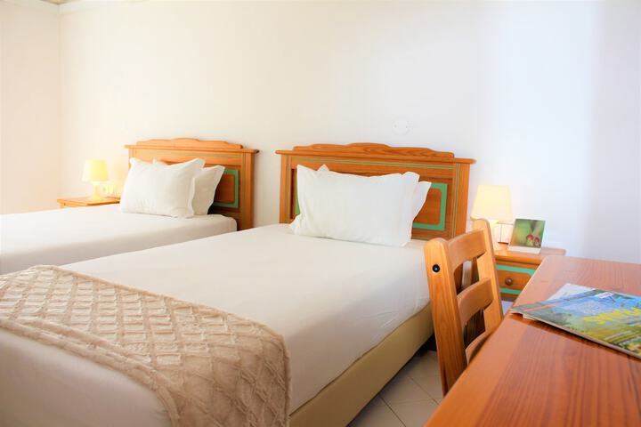 Room 16 of 40
