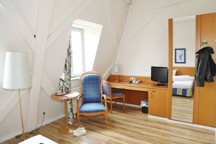 Room 12 of 60