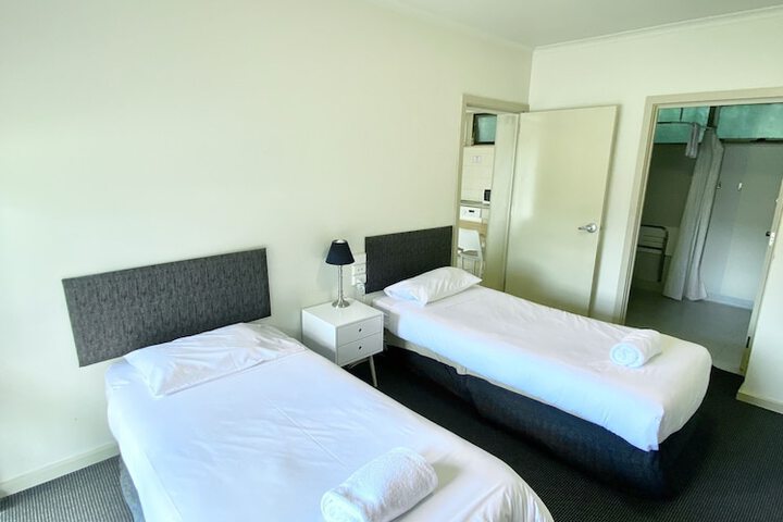 Room 12 of 36