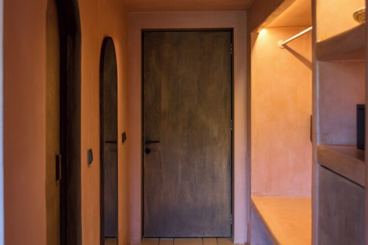 Room 67 of 142