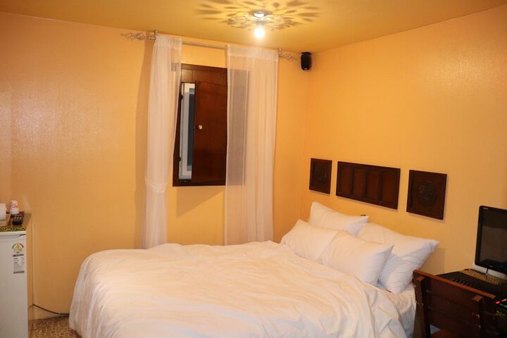 Room 13 of 46