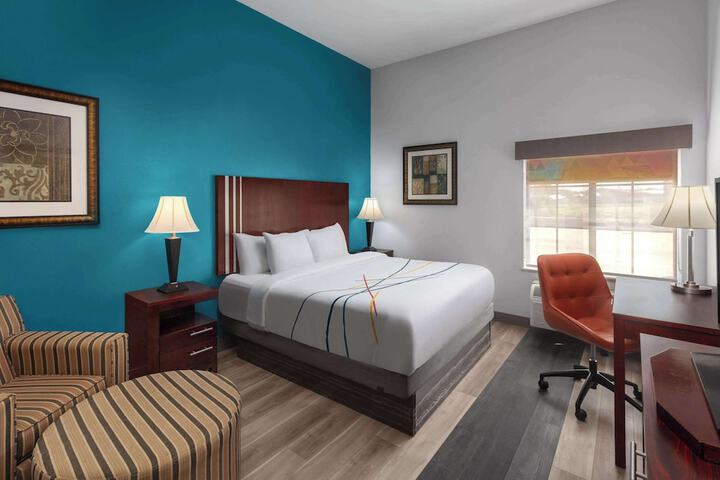 Room 16 of 40