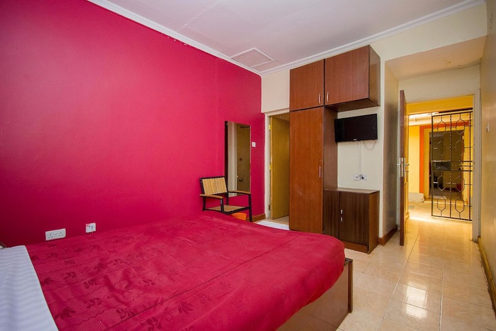 Room 14 of 34