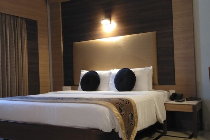 Room 13 of 44